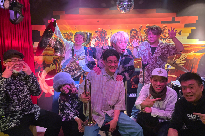 〜迫力満点でダンサブルなサウンド〜 「ミスターサンチャゴ」